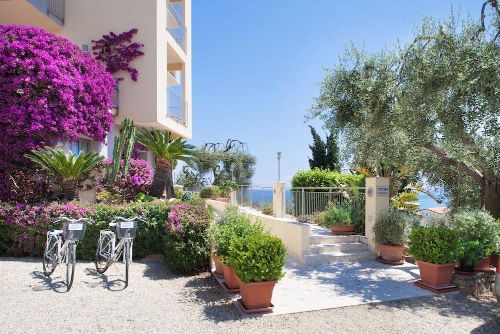 Hotel Metropol دْيانو مارينا المظهر الخارجي الصورة