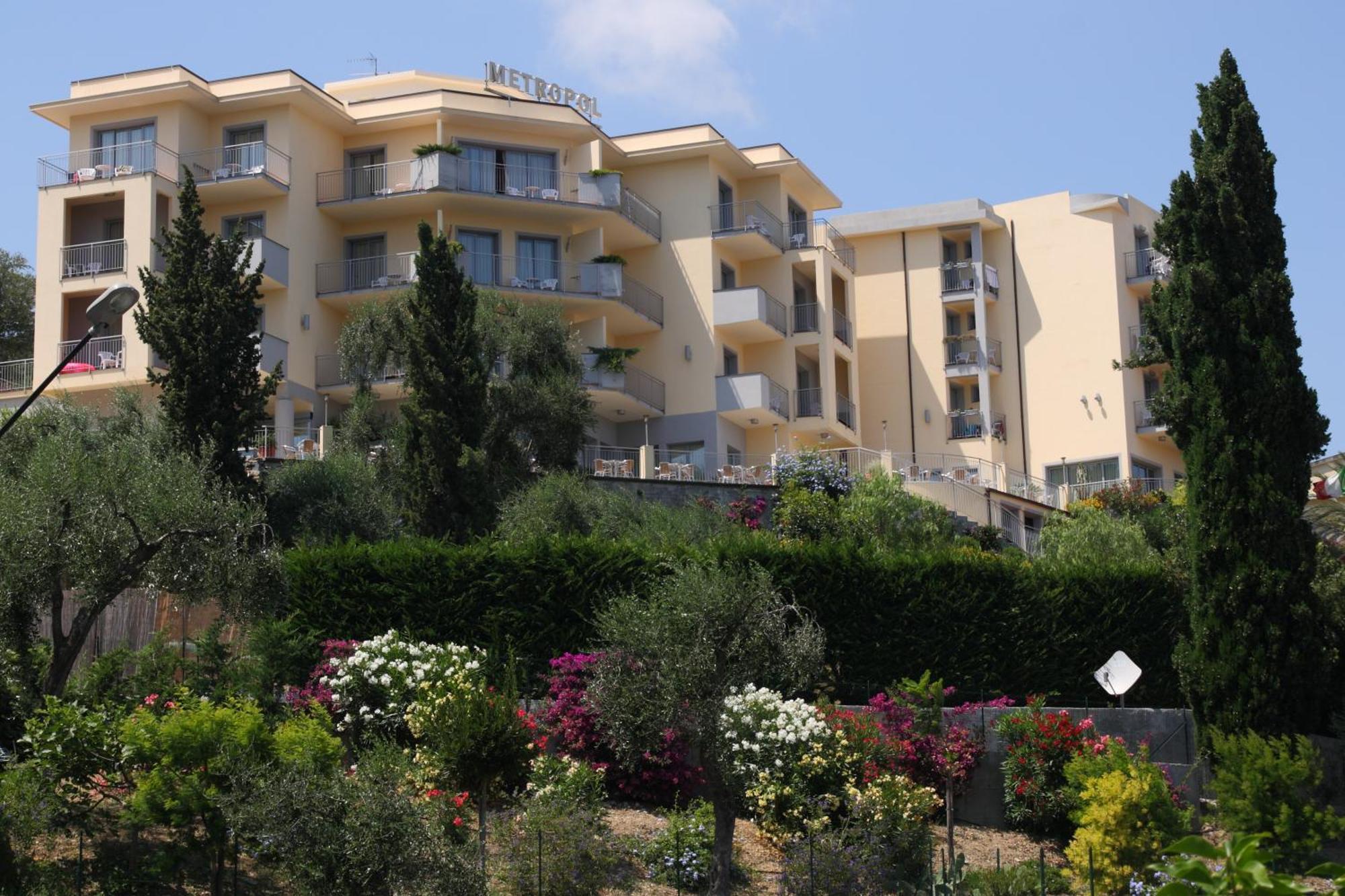 Hotel Metropol دْيانو مارينا المظهر الخارجي الصورة